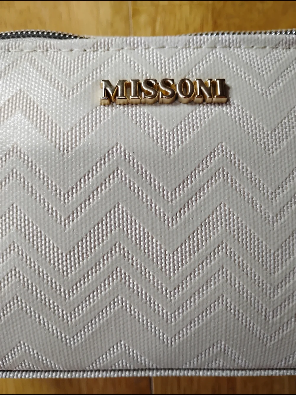 Missoni Delta Airlines Cream Chevron Zip Cosmetic Pouch with Gold Logo